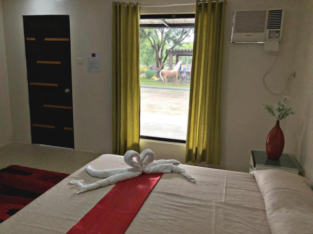 Quezon Premier Hotel - Candelaria Candelaria  Dış mekan fotoğraf