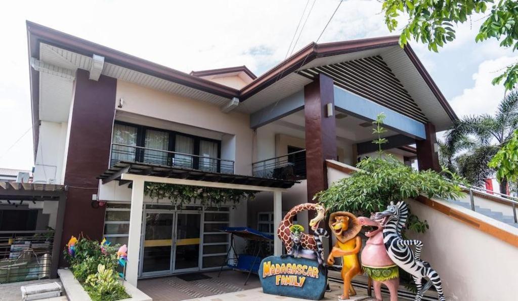 Quezon Premier Hotel - Candelaria Candelaria  Dış mekan fotoğraf