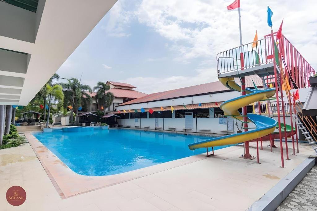 Quezon Premier Hotel - Candelaria Candelaria  Dış mekan fotoğraf